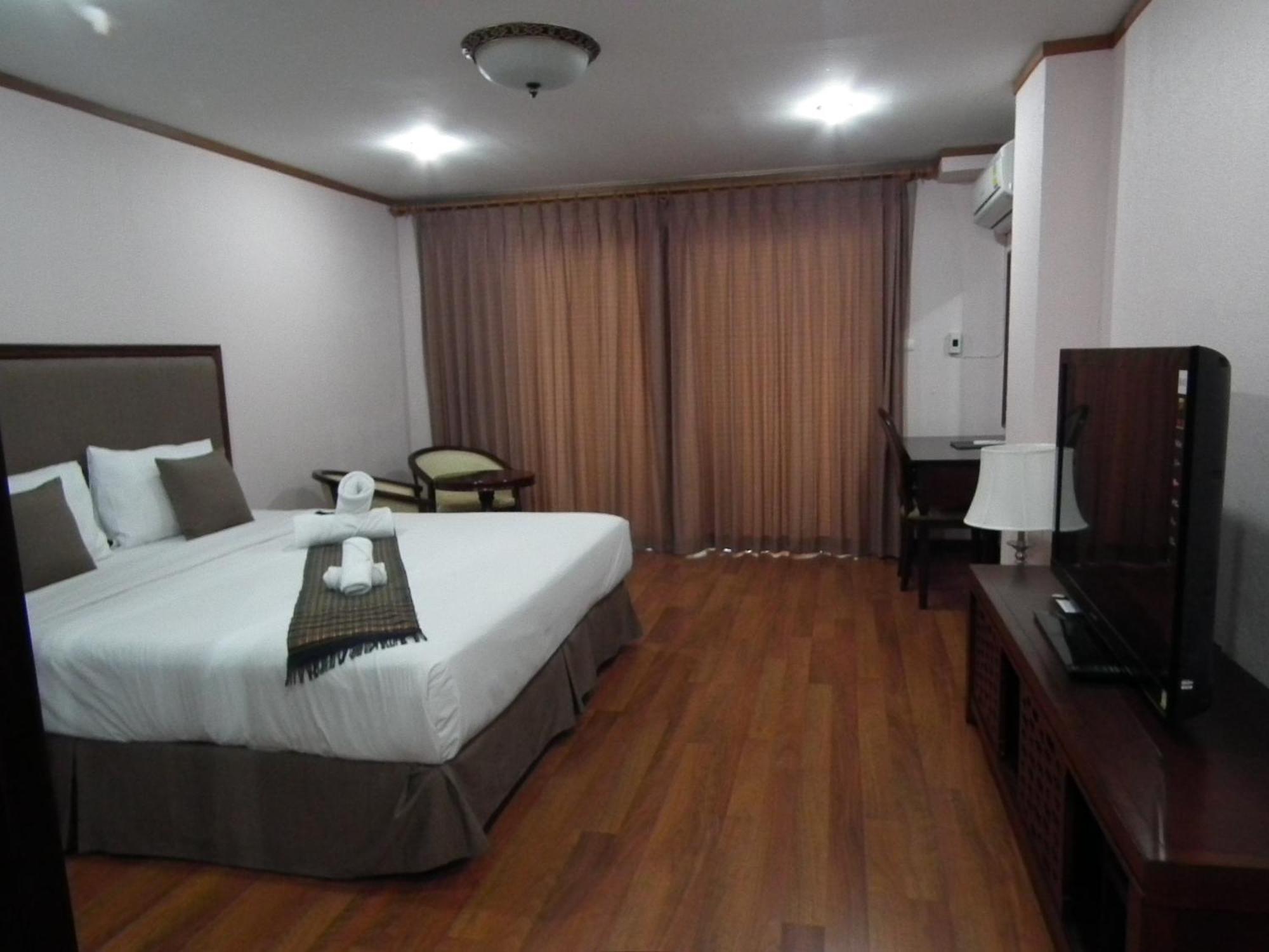 Abricole At Pattaya Hill Apartment Luaran gambar
