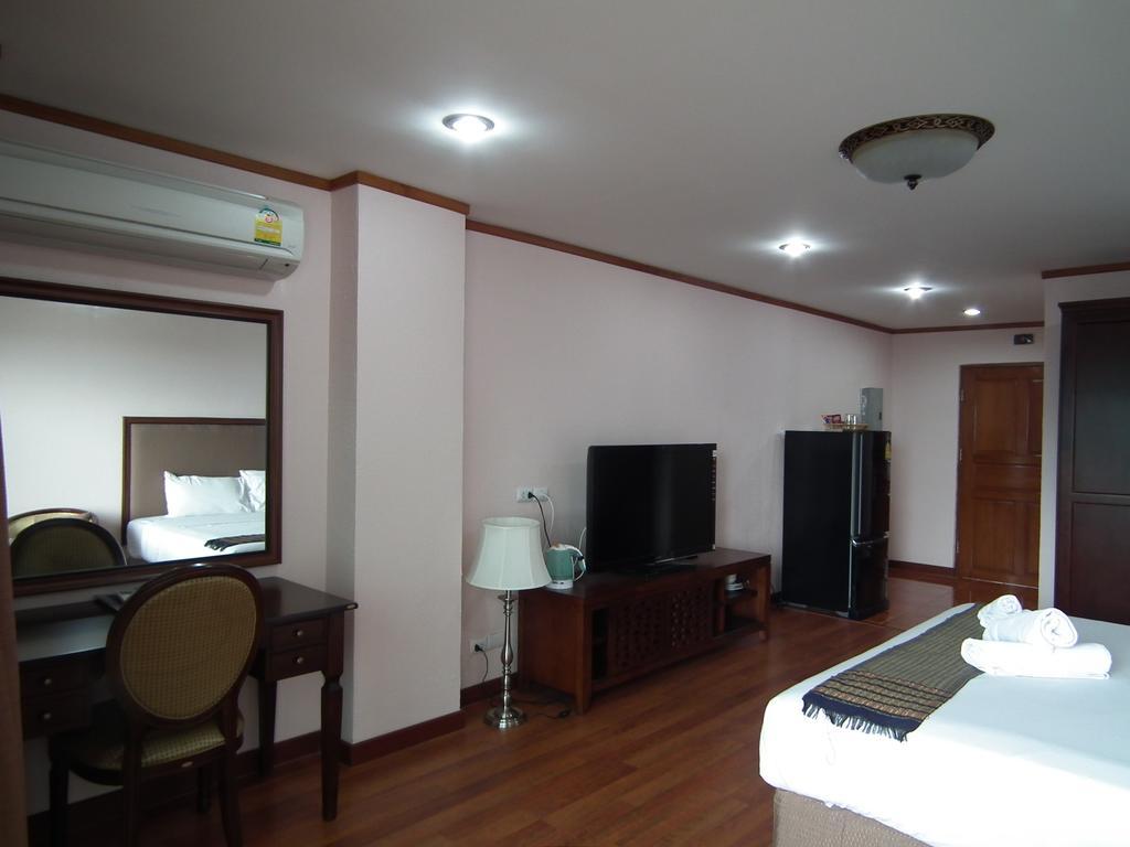 Abricole At Pattaya Hill Apartment Luaran gambar