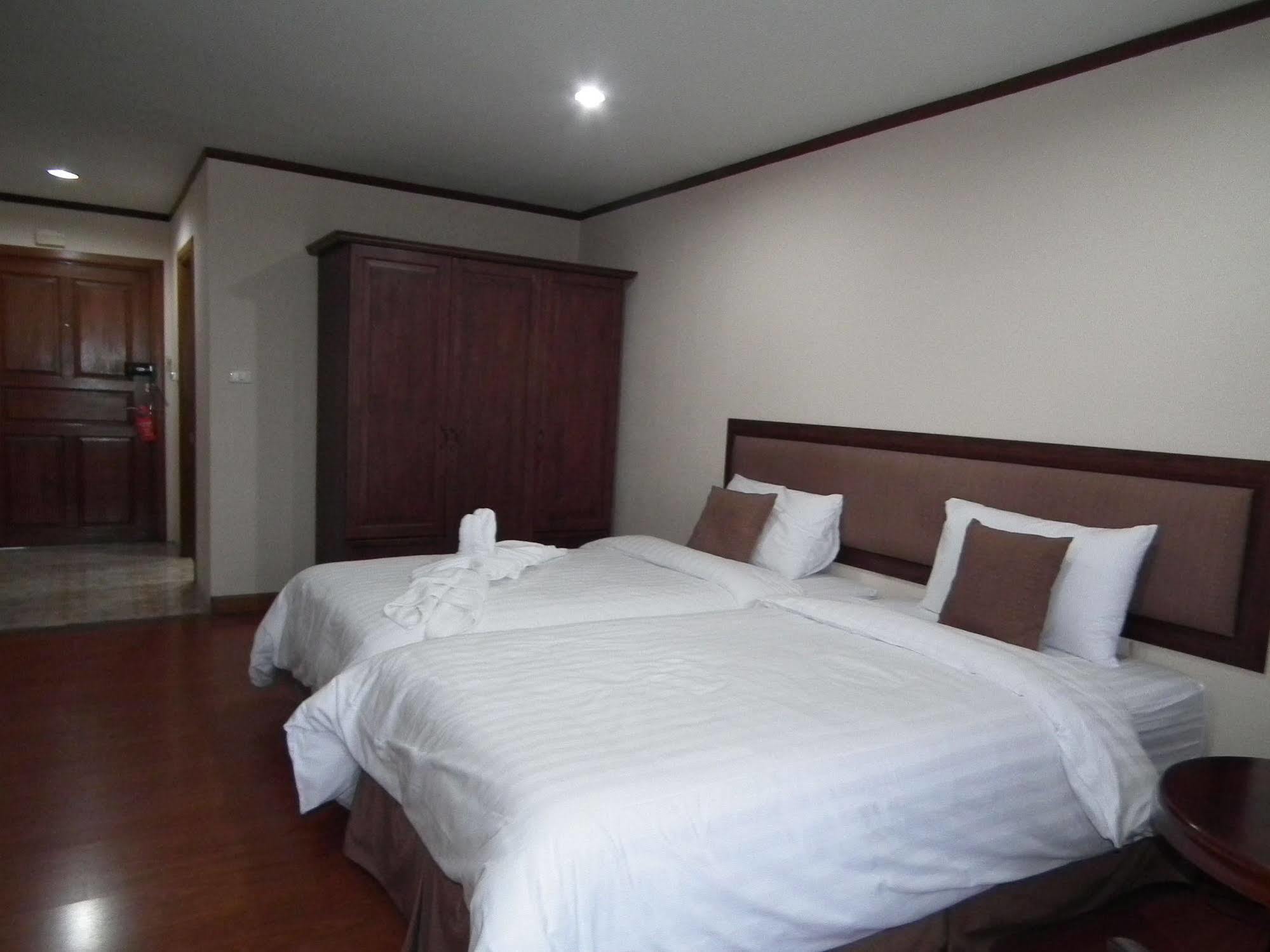 Abricole At Pattaya Hill Apartment Luaran gambar