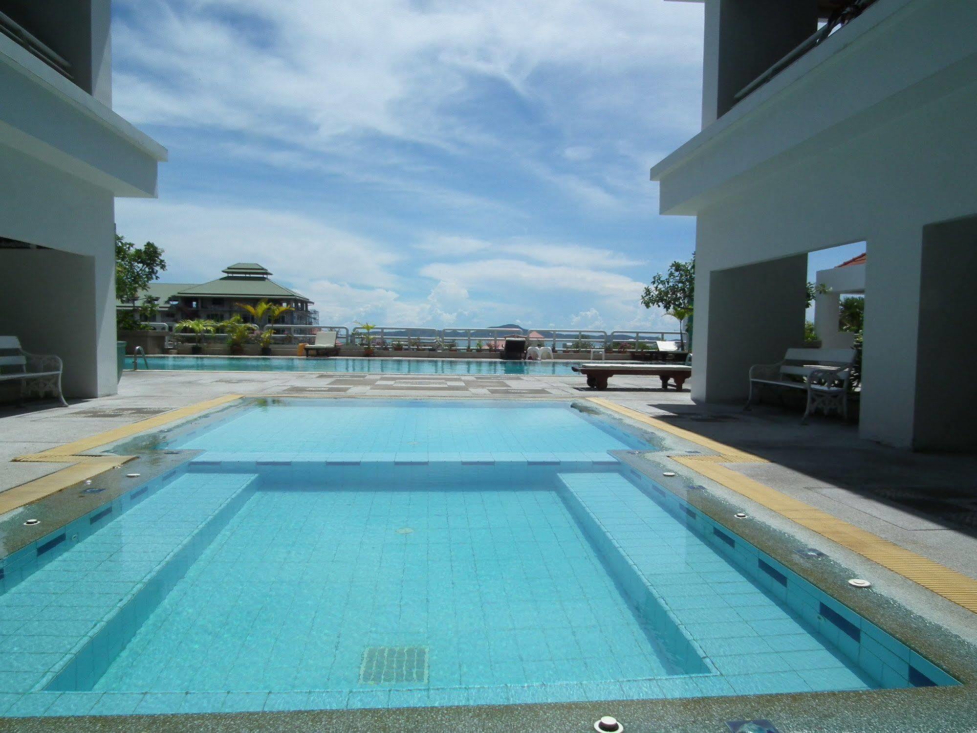 Abricole At Pattaya Hill Apartment Luaran gambar