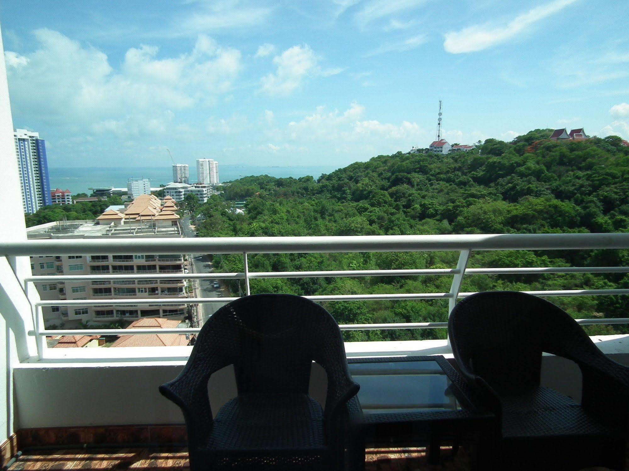 Abricole At Pattaya Hill Apartment Luaran gambar